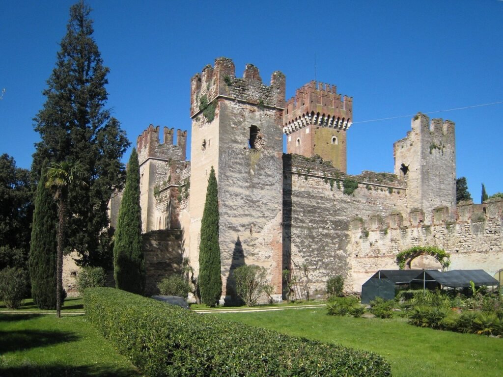 Hvad skal man se i Lazise – Guide til de bedste oplevelser