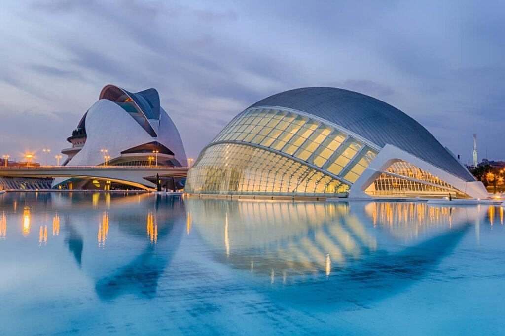 Hvad skal man se i Valencia En guide til de bedste oplevelser