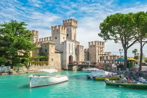 Oplev de bedste seværdigheder i Sirmione – din guide
